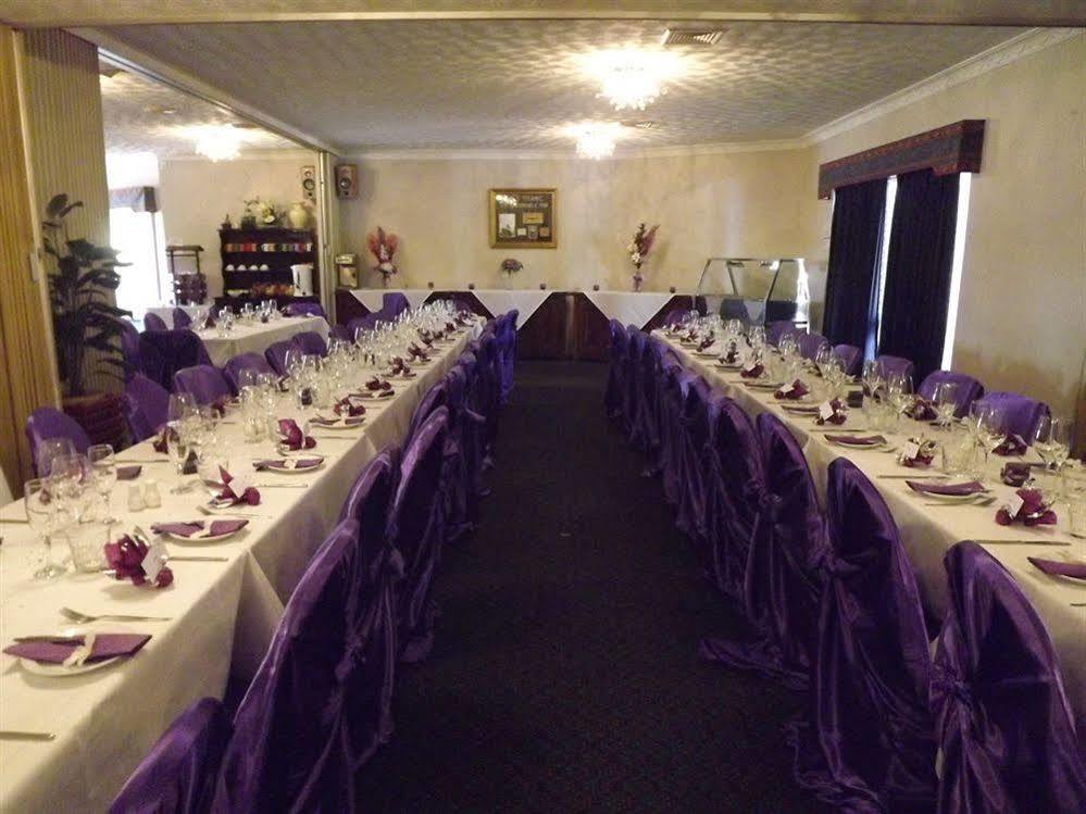 Hampton Villa Motel Rockhampton Buitenkant foto