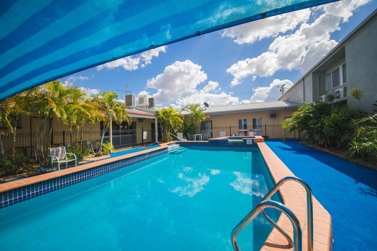 Hampton Villa Motel Rockhampton Buitenkant foto