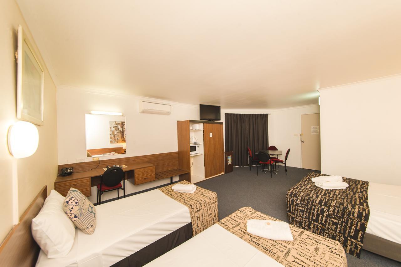 Hampton Villa Motel Rockhampton Buitenkant foto