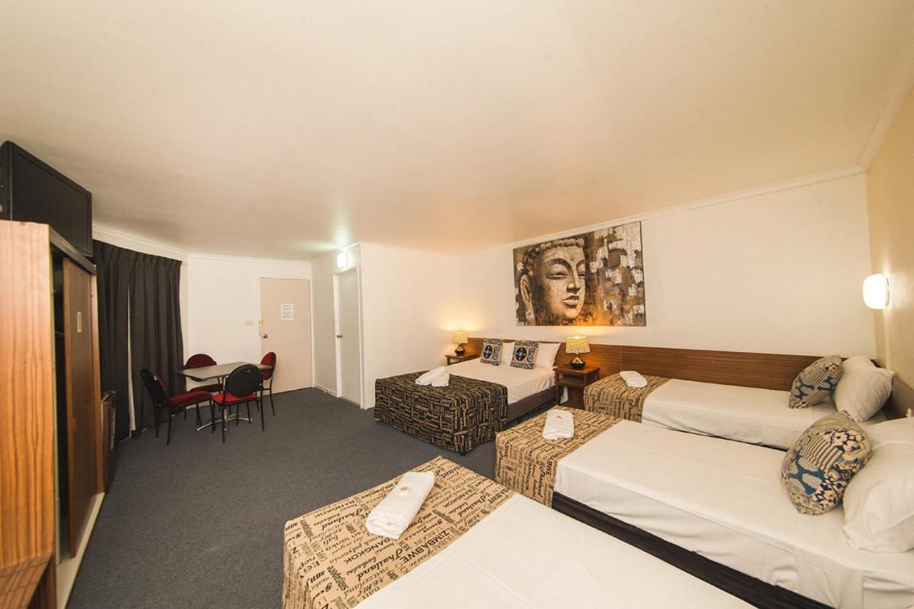 Hampton Villa Motel Rockhampton Buitenkant foto