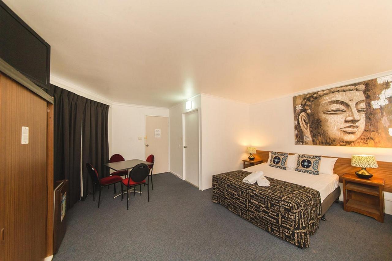 Hampton Villa Motel Rockhampton Buitenkant foto